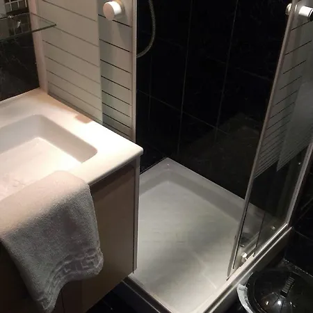 Hipotel Gambetta République Hotel Parigi