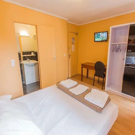 Hipotel Gambetta Republique 2* Paryż