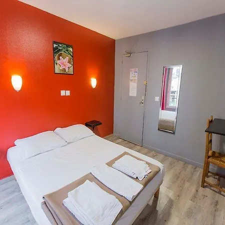 Отель Hipotel Gambetta Republique 2*