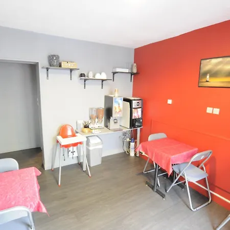 Hipotel Gambetta Republique Париж