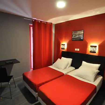 Hipotel Gambetta Republique Отель Париж