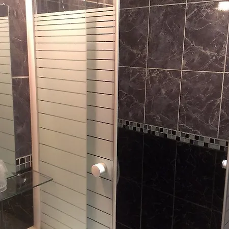 מלון Hipotel Gambetta Republique 2*