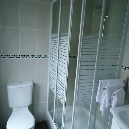 Hotel Hipotel Gambetta Republique Paris